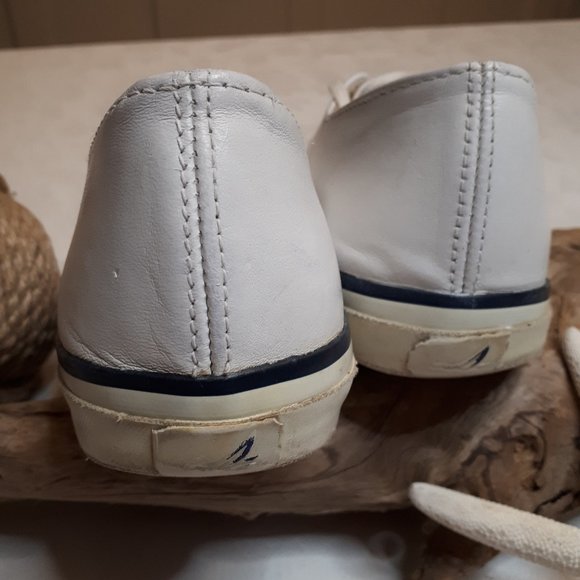 White Leather | Sperry Top-Sider | Deck Sneakers | Vintage - Picture 7 of 11